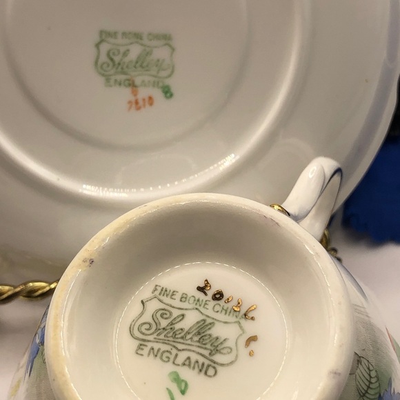 1945-1966 Shelley 20136 Fine Bone China Teacup & Saucer, Scalloped, Wildflowers - Picture 10 of 10
